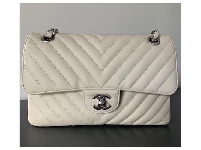 Borsa a tracolla Chanel Timeless Classique Chevron Medium Beige - vista 3