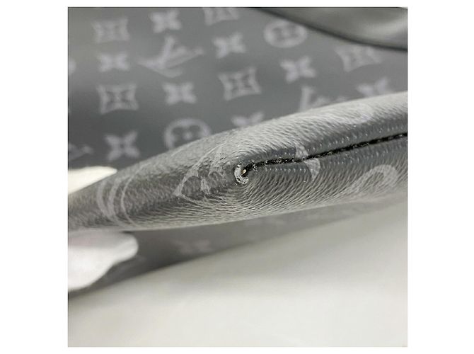Louis Vuitton Monogram Eclipse Pochette Discovery Clutch Bag Preto - vista 7