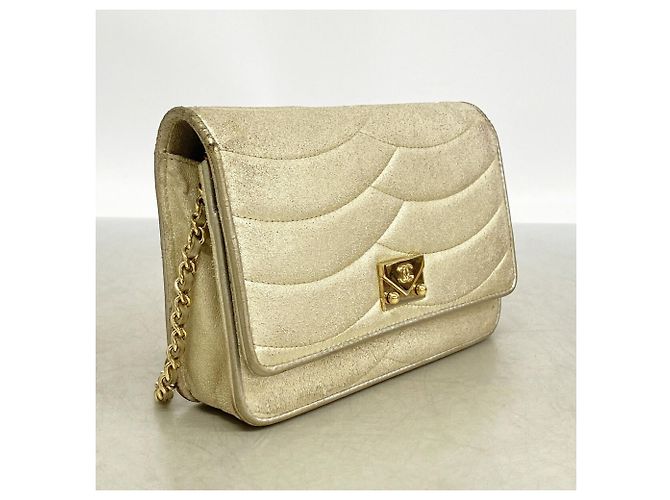 Portafoglio a tracolla in pelle dorata Chanel D'oro - vista 2