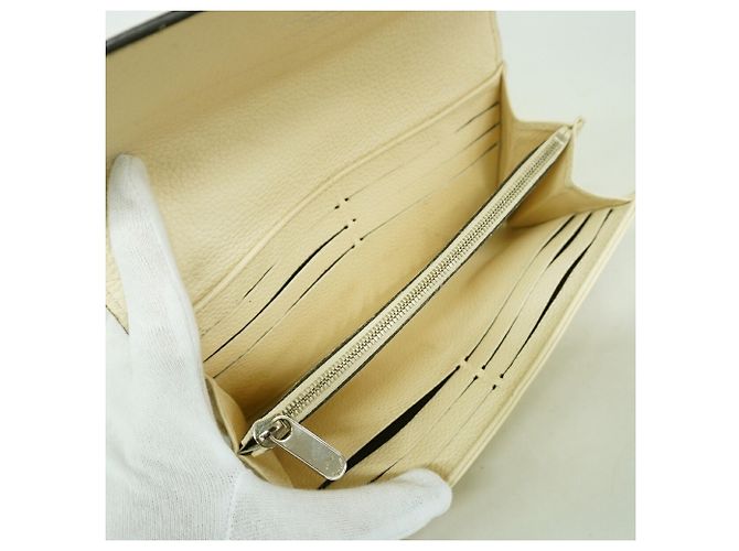 Louis Vuitton Mahina Portefeuille Iris Long Wallet Bianco sporco - vista 3