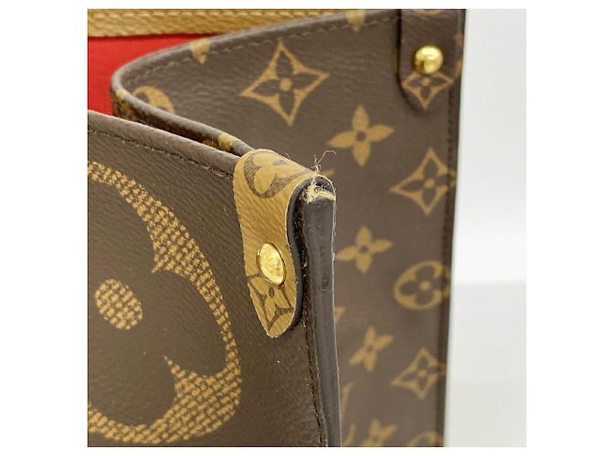 Borsa Tote Louis Vuitton Monogram Giant Reverse OnTheGo GM Marrone - vista 7