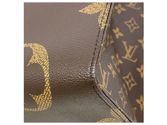 Borsa Tote Louis Vuitton Monogram Giant Reverse OnTheGo GM Marrone - vista 6