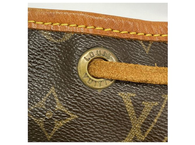 Noe Borsa a tracolla Louis Vuitton Monogram Petit Noé Marrone - vista 13