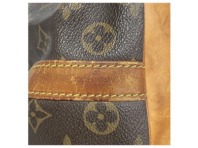 Noe Borsa a tracolla Louis Vuitton Monogram Petit Noé Marrone - vista 5
