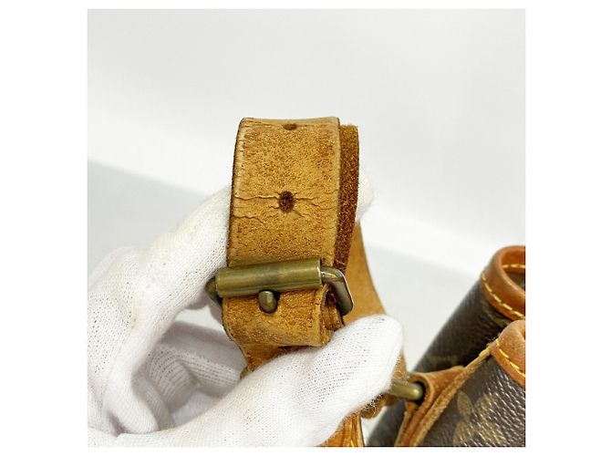 Noe Borsa a tracolla Louis Vuitton Monogram Petit Noé Marrone - vista 7