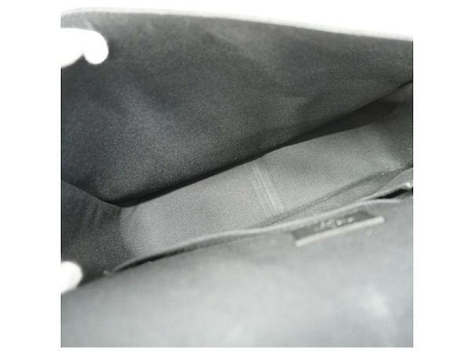 Borsa a tracolla Louis Vuitton Taiga Andrei Grigio - vista 4