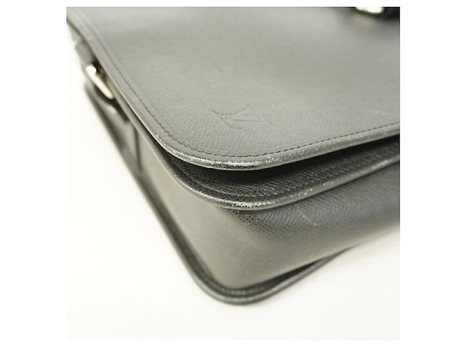 Borsa a tracolla Louis Vuitton Taiga Andrei Grigio - vista 7
