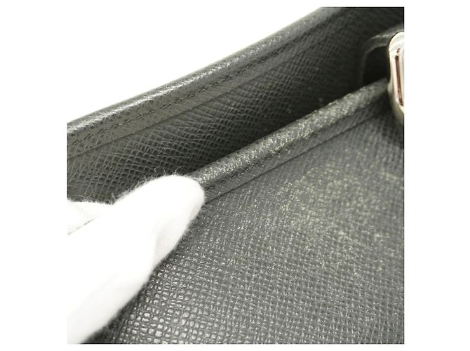 Borsa a tracolla Louis Vuitton Taiga Andrei Grigio - vista 8