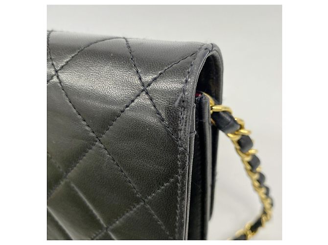 Borsa a tracolla Chanel Matelassé con catena Nero - vista 7