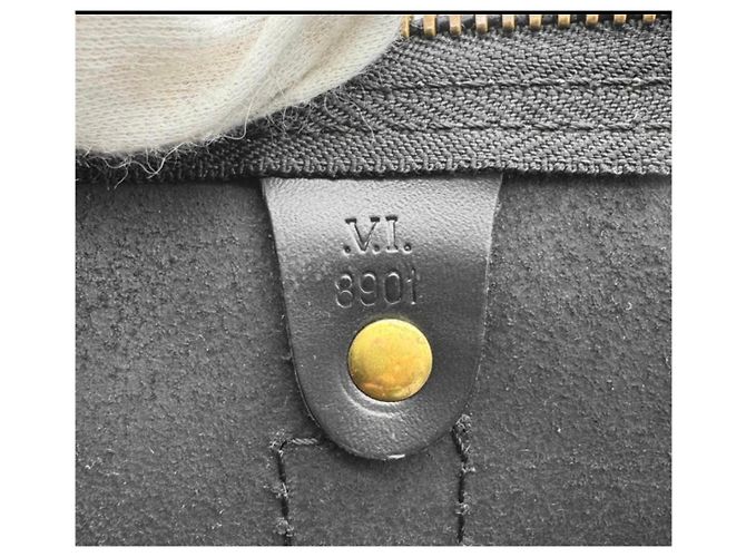 Borsa da viaggio Louis Vuitton Keepall 60 in pelle Epi Nero - vista 9