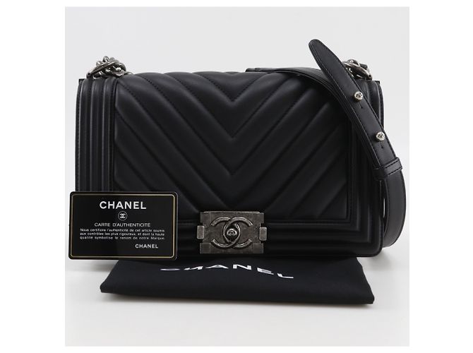 Borsa a tracolla Chanel Boy 25 con catena Nero - vista 16