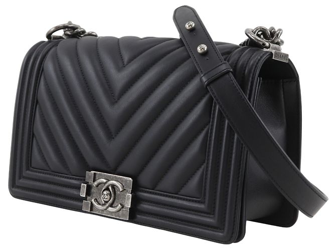 Borsa a tracolla Chanel Boy 25 con catena Nero - vista 2