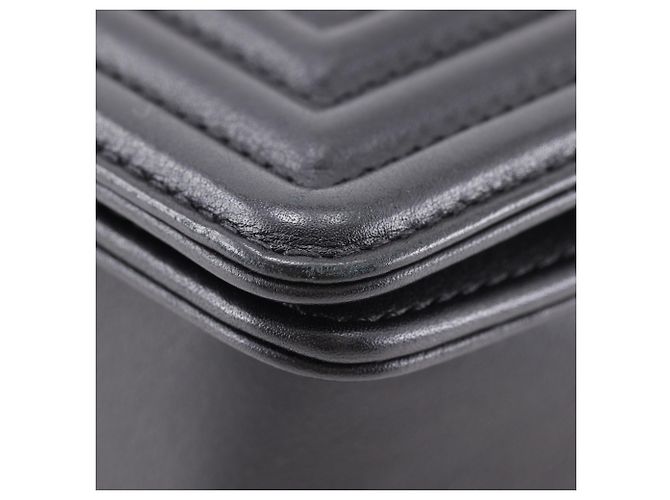 Borsa a tracolla Chanel Boy 25 con catena Nero - vista 4
