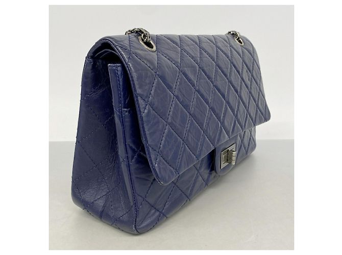Borsa a tracolla Chanel in pelle blu 2.55 Matelassé - vista 2