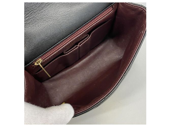 Borsa a tracolla Chanel in pelle d'agnello nera Nero - vista 4