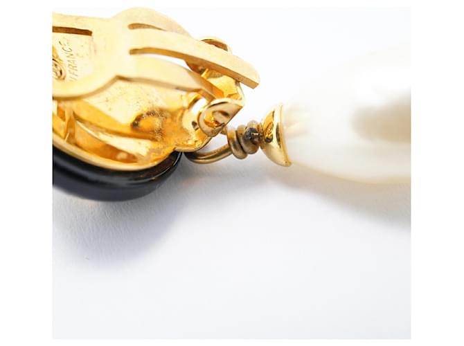 Orecchini a clip Chanel in nero e oro D'oro - vista 7