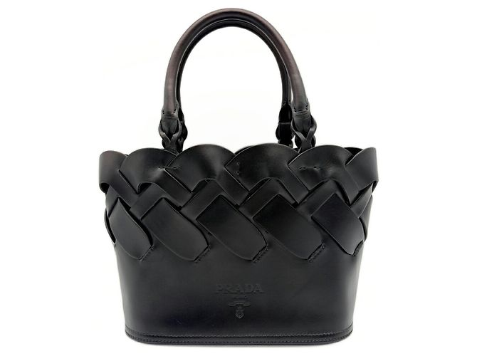 Saco Tote Prada em couro preto - vista 2