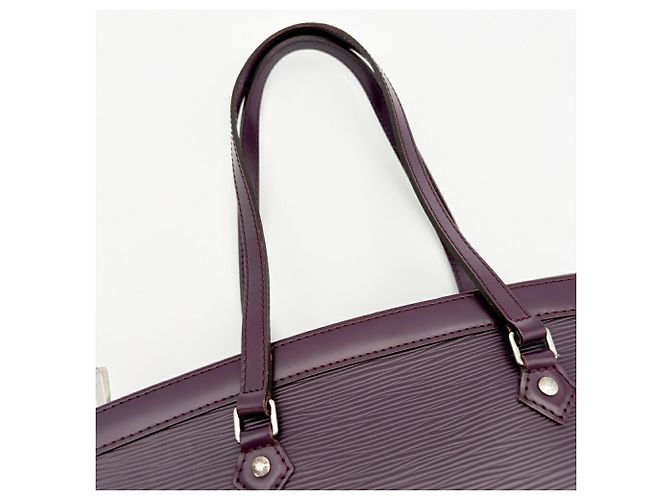 Borsa a tracolla Louis Vuitton in pelle Epi Porpora Viola scuro - vista 8