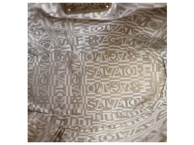 Salvatore Ferragamo Gancini Leather Small Beige - vista 5