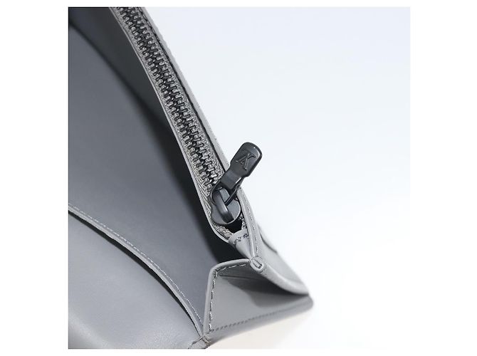 LOUIS VUITTON Monogram Shadow Portefeuille Braza Wallet Gray M81335 Auth bs36439 Castaño - vista 10