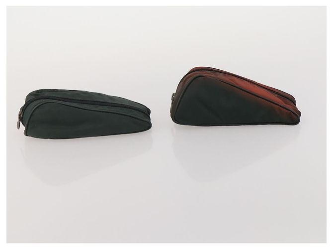 LOUIS VUITTON Taiga Portable Cinque Percha Funda de Prenda Épicea LV Auth bs36698 - vista 11