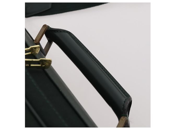 LOUIS VUITTON Taiga Portable Cinque Percha Funda de Prenda Épicea LV Auth bs36698 - vista 15