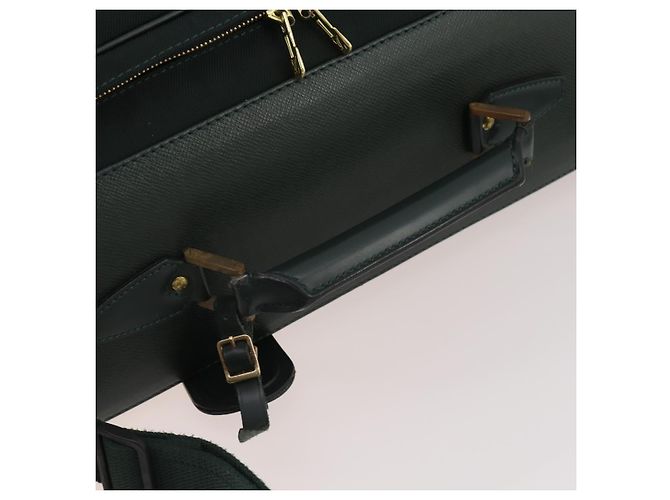LOUIS VUITTON Taiga Portable Cinque Percha Funda de Prenda Épicea LV Auth bs36698 - vista 8