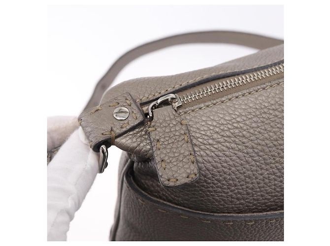 FENDI Celeria Schultertasche aus Leder Grau Silber authentisch 195653V Braun - Ansicht 18