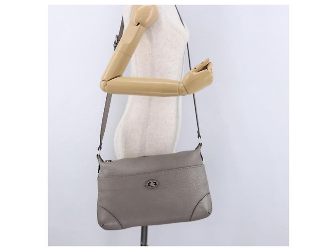 FENDI Celeria Schultertasche aus Leder Grau Silber authentisch 195653V Braun - Ansicht 23