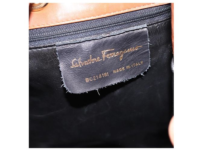 Zaino Salvatore Ferragamo Vala in pelle marrone e oro Auth ka5589 D'oro - vista 12