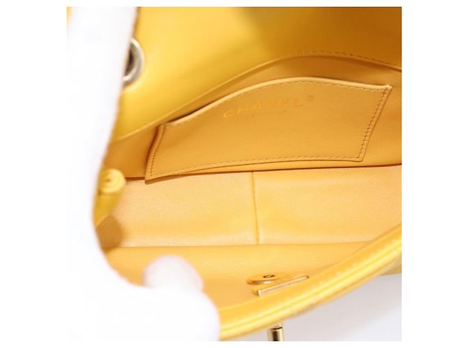 CHANEL Mini Matelasse 17 Borsa a catena Pelle d'Agnello Giallo Oro CC Auth 195513SAM D'oro - vista 10