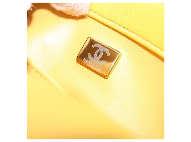 CHANEL Mini Matelasse 17 Borsa a catena Pelle d'Agnello Giallo Oro CC Auth 195513SAM D'oro - vista 11