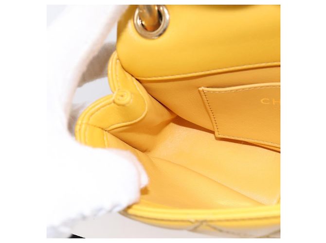 CHANEL Mini Matelasse 17 Borsa a catena Pelle d'Agnello Giallo Oro CC Auth 195513SAM D'oro - vista 20