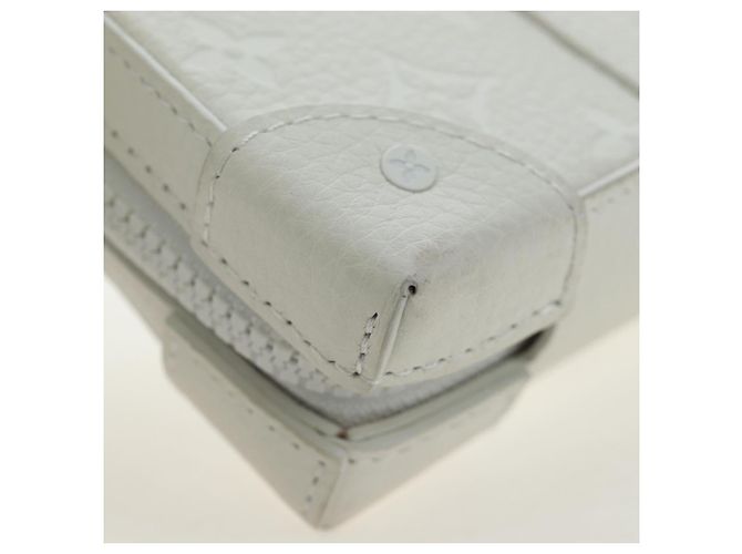 LOUIS VUITTON Taurillon Clemence Soft Trunk LV Friends M80146 Auth 194713SAM Bianco - vista 18
