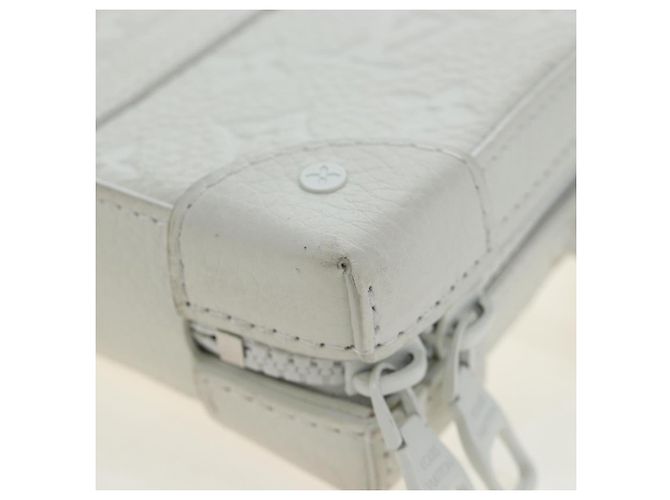 LOUIS VUITTON Taurillon Clemence Soft Trunk LV Friends M80146 Auth 194713SAM Bianco - vista 19