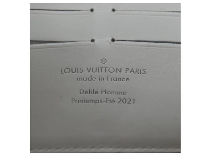 LOUIS VUITTON Taurillon Clemence Soft Trunk LV Friends M80146 Auth 194713SAM Bianco - vista 25