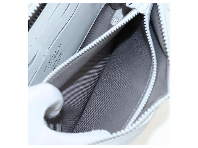 LOUIS VUITTON Taurillon Clemence Soft Trunk LV Friends M80146 Auth 194713SAM Bianco - vista 30