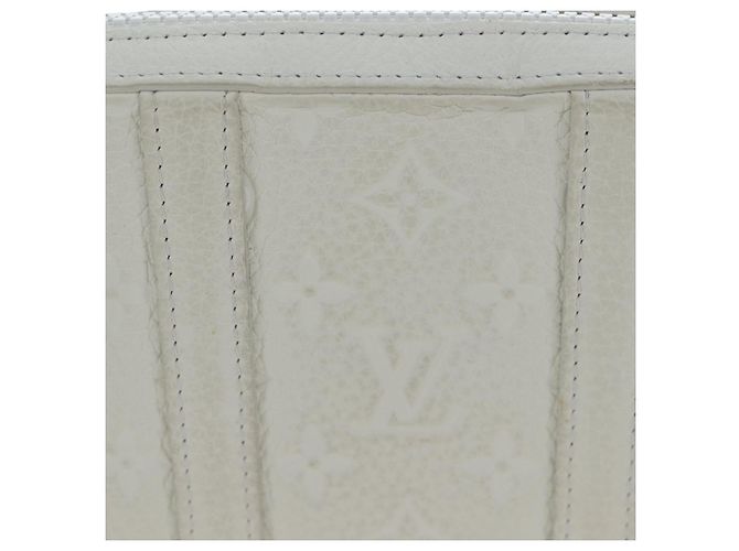 LOUIS VUITTON Taurillon Clemence Soft Trunk LV Friends M80146 Auth 194713SAM Bianco - vista 4