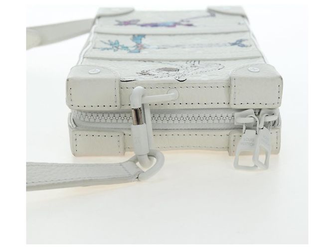 LOUIS VUITTON Taurillon Clemence Soft Trunk LV Friends M80146 Auth 194713SAM Bianco - vista 5