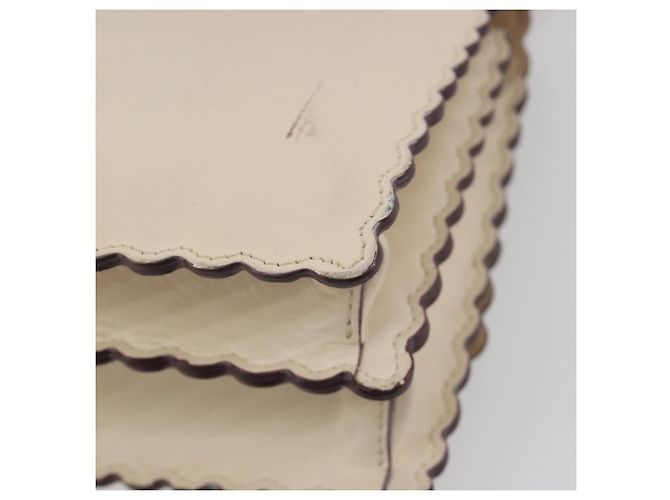 Borsa a spalla con catena FENDI in pelle beige e oro Auth bs36715 D'oro - vista 17