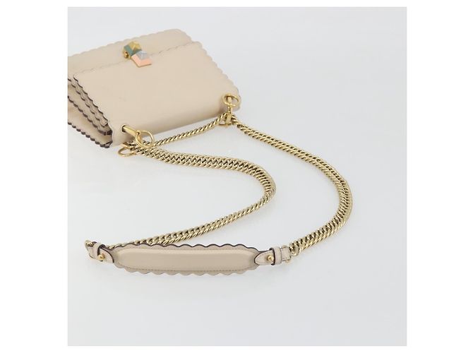 Borsa a spalla con catena FENDI in pelle beige e oro Auth bs36715 D'oro - vista 8