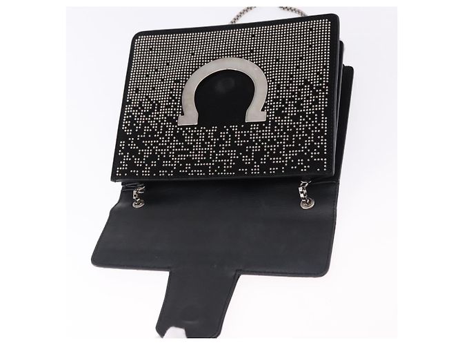 Borsa a tracolla Salvatore Ferragamo Gancini Chain in pelle nera e argento Auth 195321A Nero - vista 9