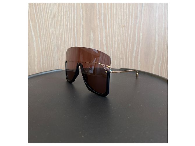 Gafas de sol Shield Gucci GG0540S Cruise 2020 Runway Negro Dorado - vista 10