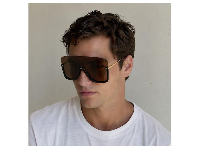 Gafas de sol Shield Gucci GG0540S Cruise 2020 Runway Negro Dorado - vista 2