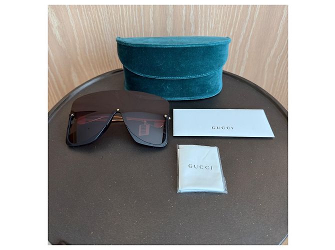 Gafas de sol Shield Gucci GG0540S Cruise 2020 Runway Negro Dorado - vista 4