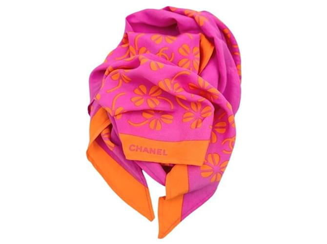 Sciarpa Chanel Coco Mark Quadrifoglio in Rosa - vista 3