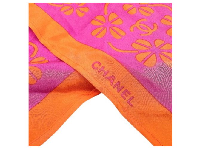 Sciarpa Chanel Coco Mark Quadrifoglio in Rosa - vista 4