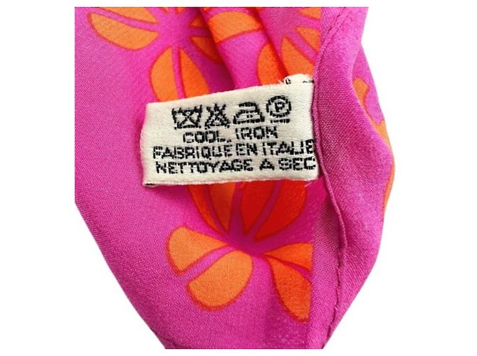 Sciarpa Chanel Coco Mark Quadrifoglio in Rosa - vista 6