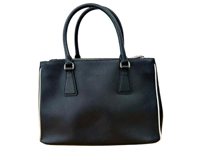 Bolso de mano Prada Saffiano Galleria negro - vista 2