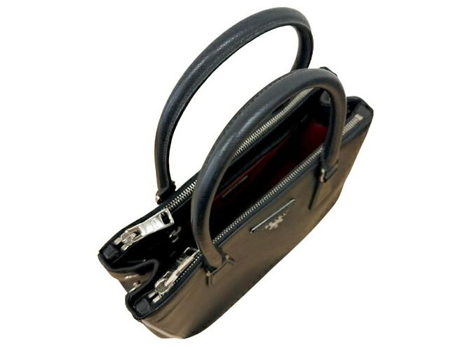 Bolso de mano Prada Saffiano Galleria negro - vista 6